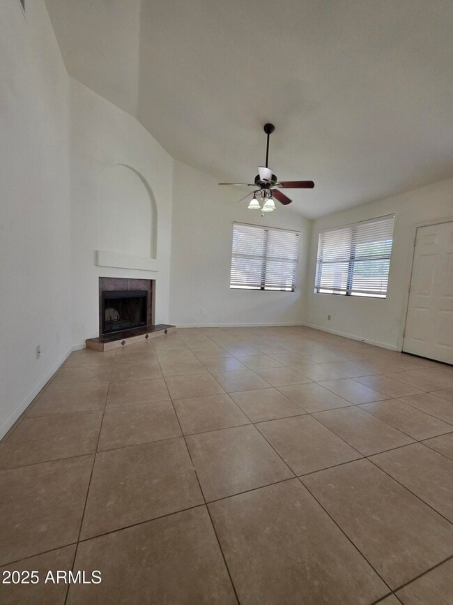 Building Photo - 5946 E Aire Libre Ln