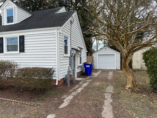 Building Photo - Beautifully Remodeled 4-bedroom Cape Cod -...
