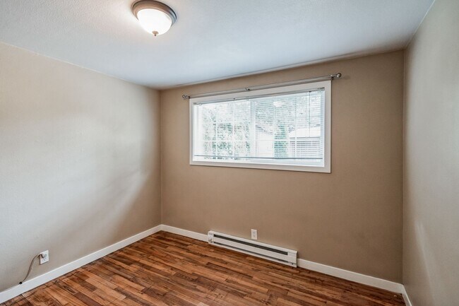 Building Photo - 956 NW Donelson St