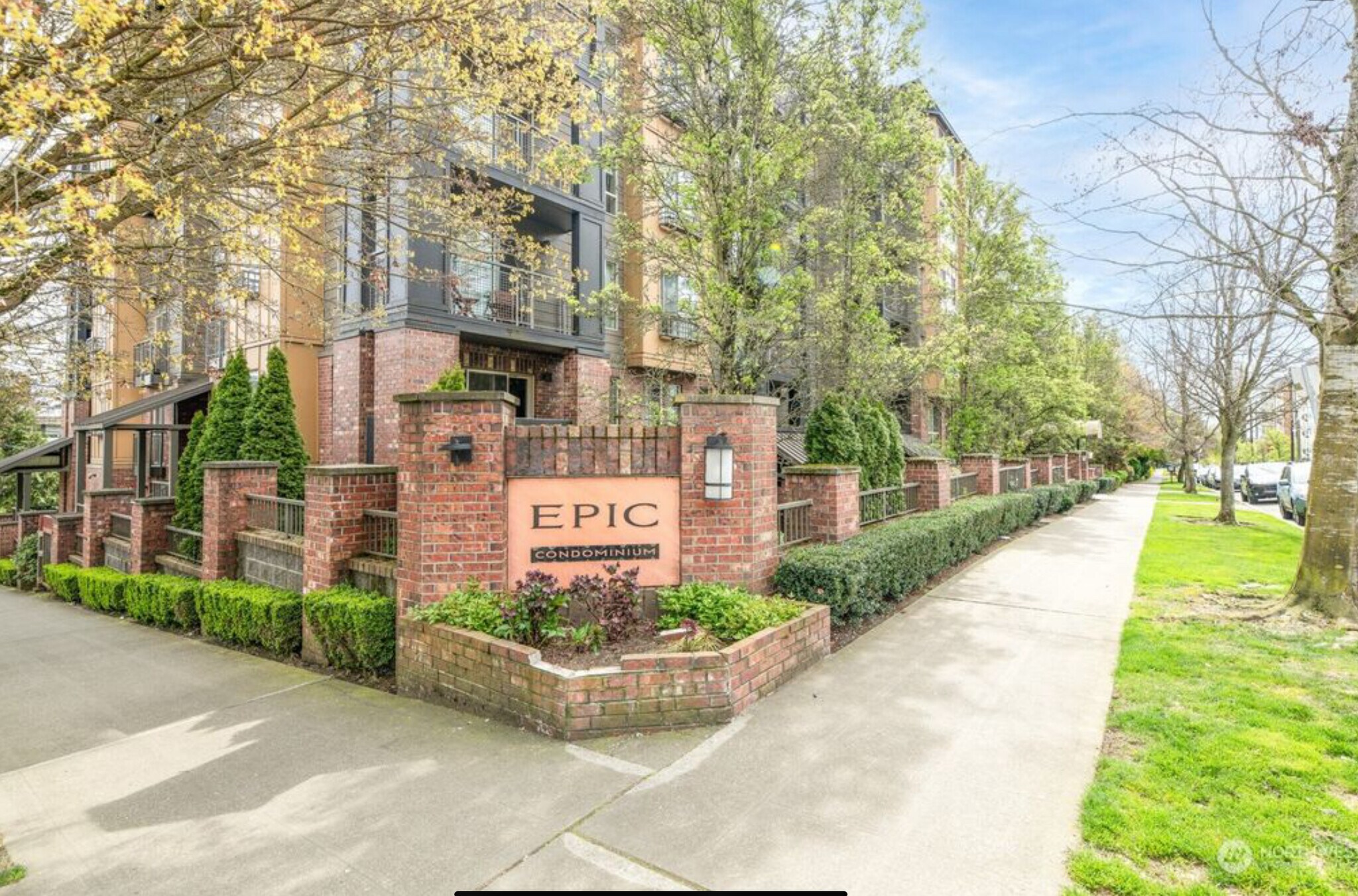 Building Photo - 412 11th Ave