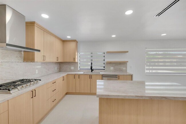Building Photo - 9360 SW 16th St