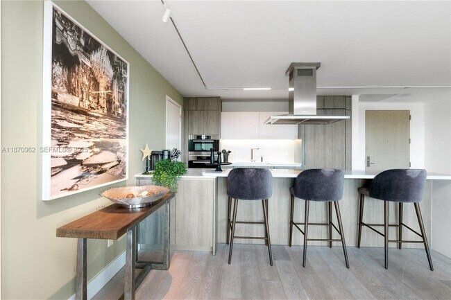 Building Photo - 360 Ocean Dr