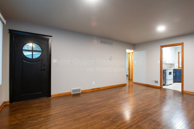 Building Photo - 6102 E Oakwood Dr