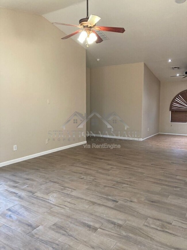 Building Photo - 4445 E Amarillo Dr