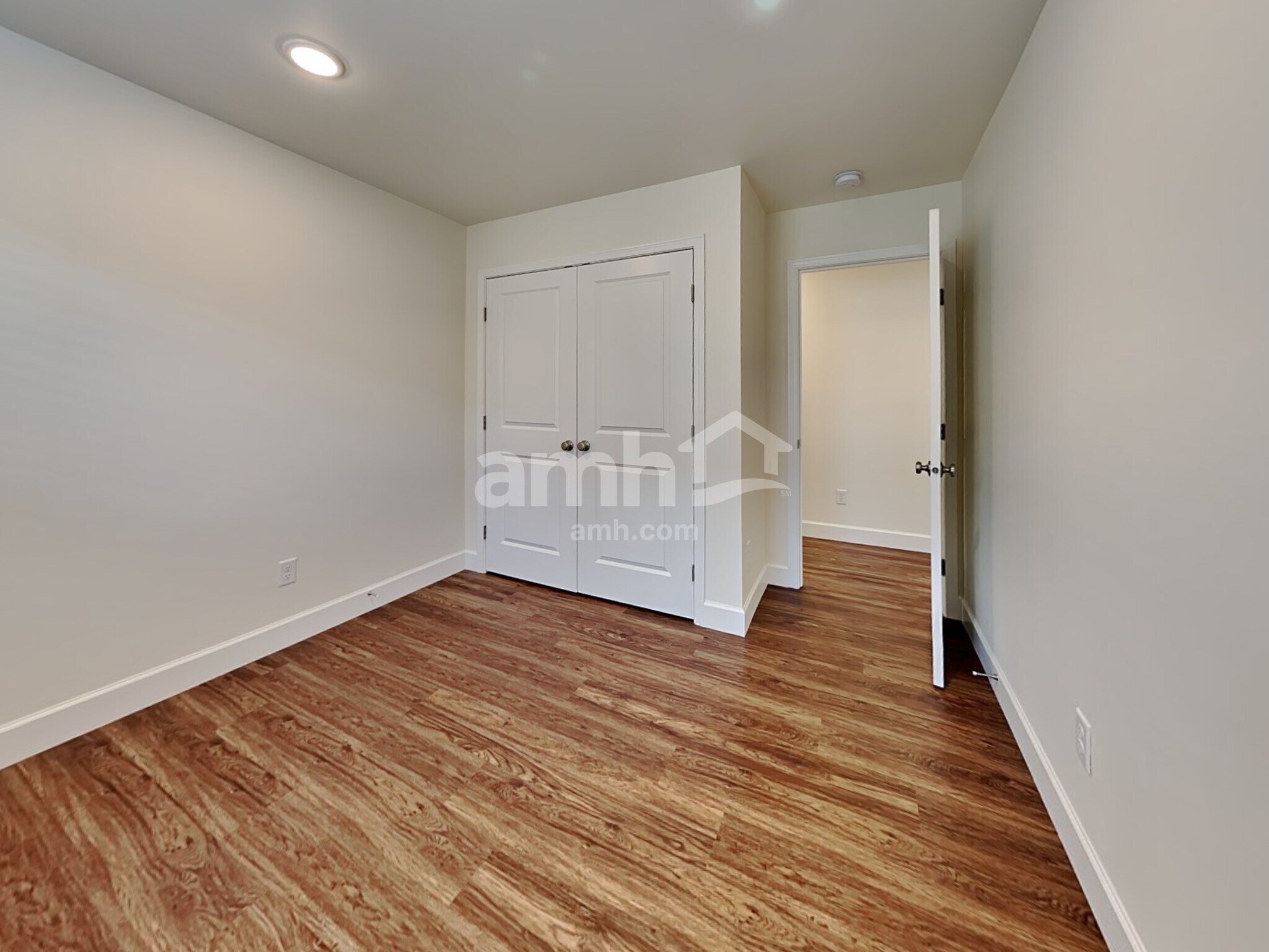 Building Photo - 33023 Lookout Ln