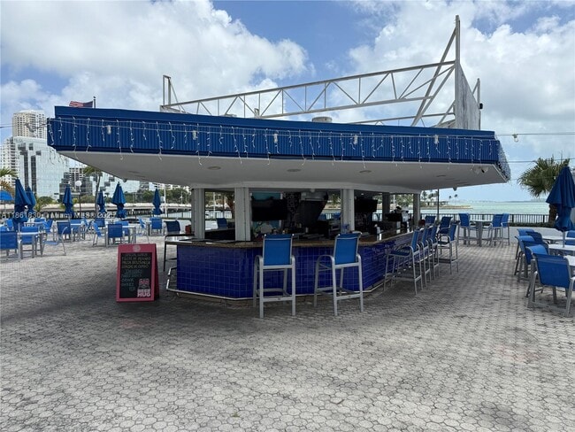Building Photo - 801 Brickell Bay Dr