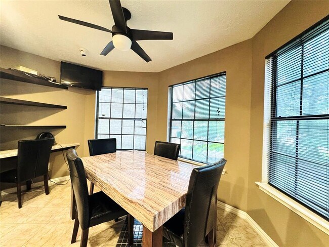 Building Photo - 3115 Ashford Bend Dr