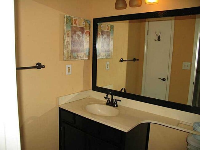 Building Photo - 906 Parkaire Crossing