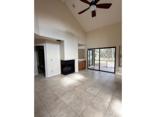 Building Photo - Dual Master Suites + Versatile Loft in Prime Dr. Phillips Location