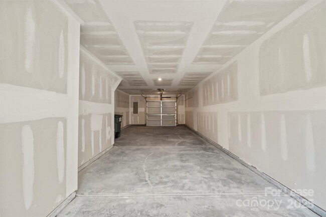 Building Photo - 3015 Jolene Ct