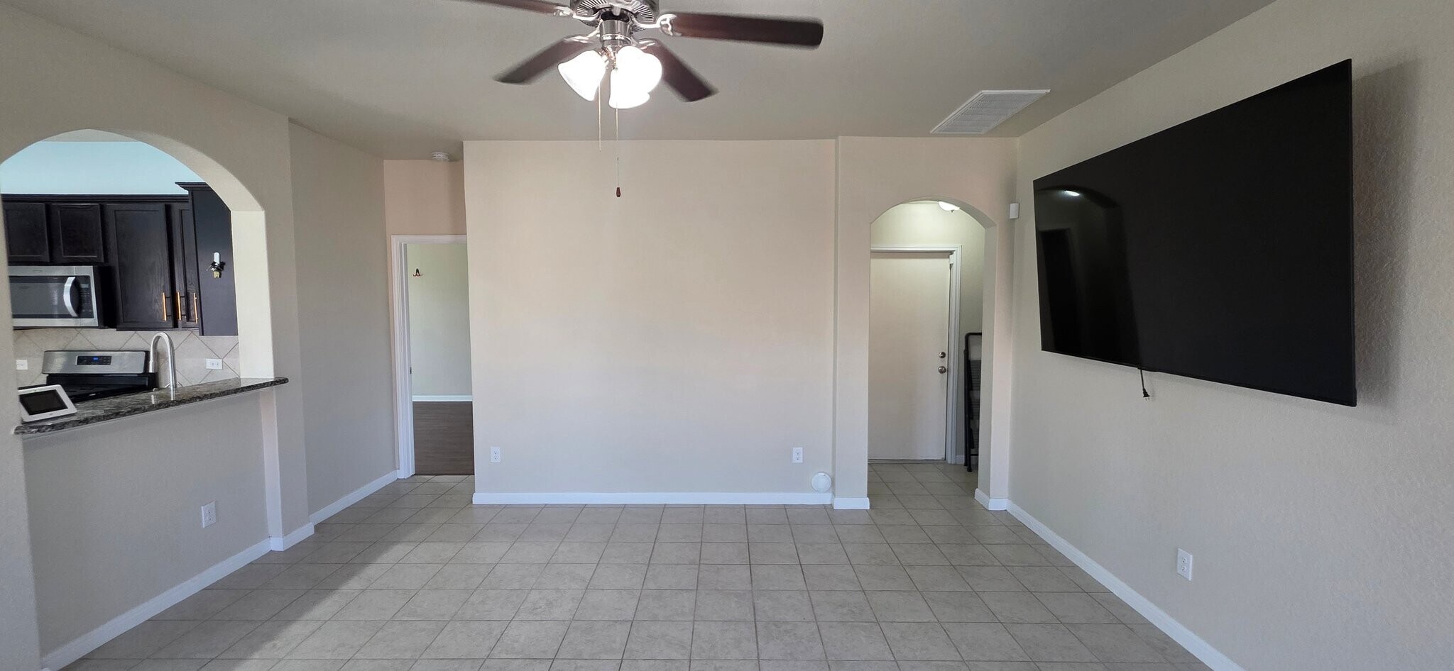 Building Photo - 2530 Diamondback Trail