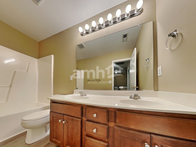 Building Photo - 682 Winners Cir