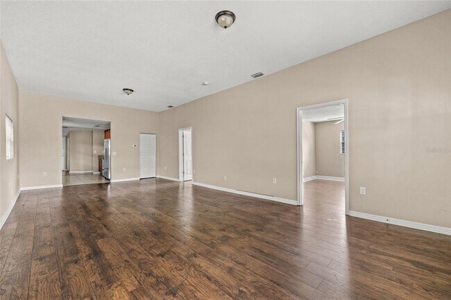 Building Photo - 2501 W Gray St