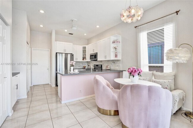 Building Photo - 6928 NW 33rd St