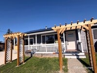 Building Photo - 1215 Skagit St