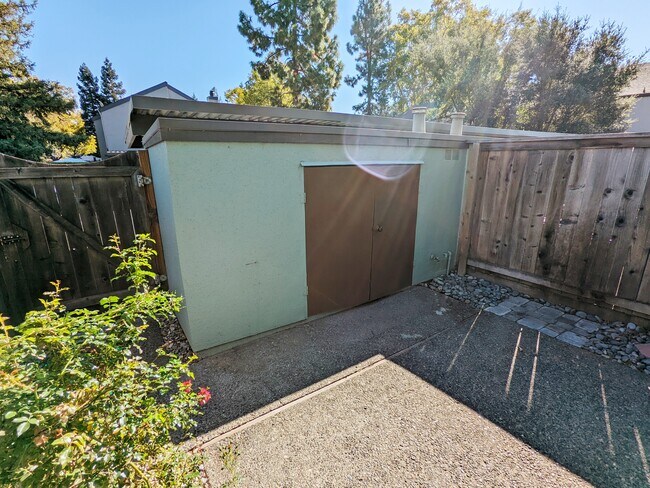 Building Photo - 3520 Shelter Creek Dr