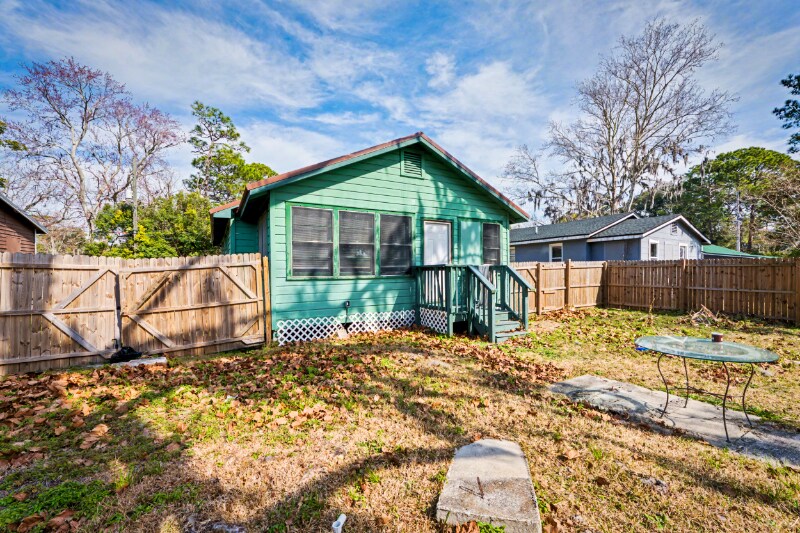 Building Photo - 250 Vernis Ave