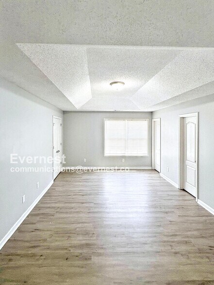 Building Photo - 8625 Thomas Ln