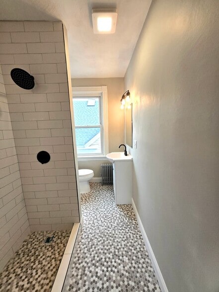 Building Photo - 457 Admiral St