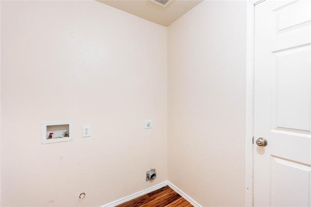 Building Photo - 5910 Dustin Trl