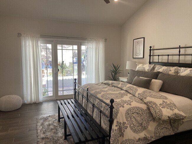 Building Photo - Rare Three Bedroom, Three Bath Biltmore Co...