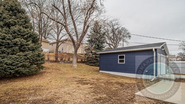 Building Photo - 1/2 OFF OF FIRST MONTH'S RENT! | Modern 3 Bd/2Ba Home | Near Aksarben