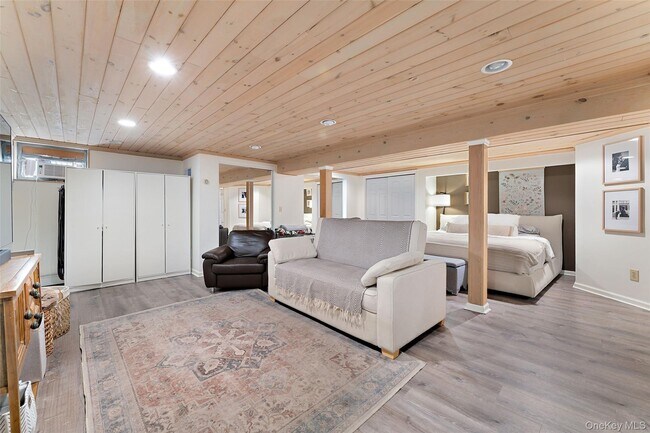 Building Photo - 14 Earlwood Dr