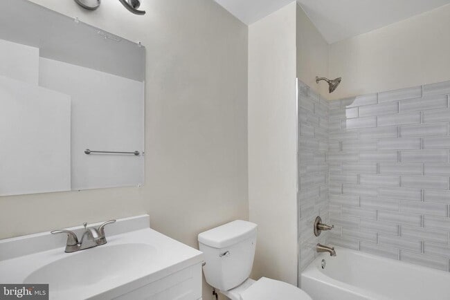 Building Photo - 8529 Lakinhurst Ln
