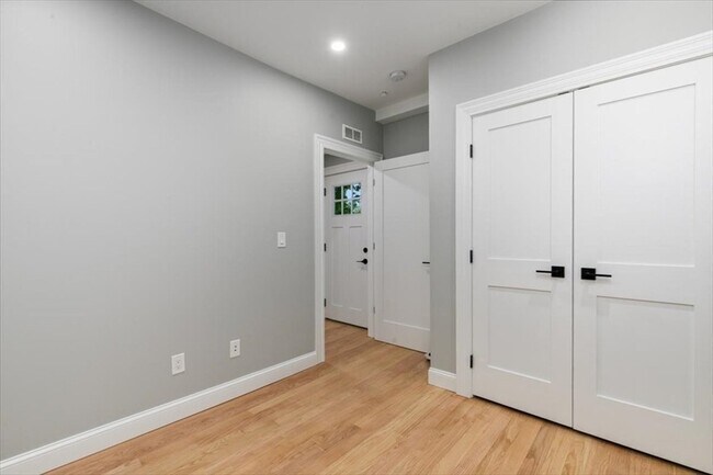 Building Photo - 755 Boylston St