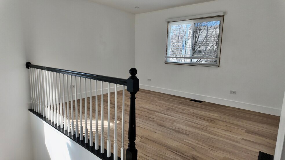 Building Photo - 68 Kempton Dr