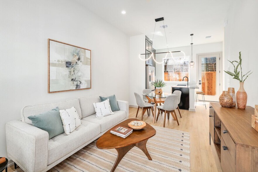 Building Photo - 1732 Bunche Rd