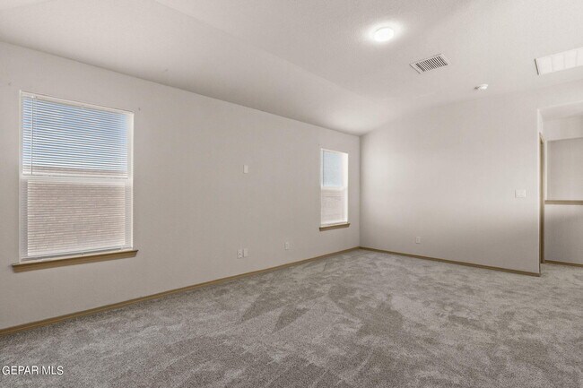 Building Photo - 14335 Alma Point