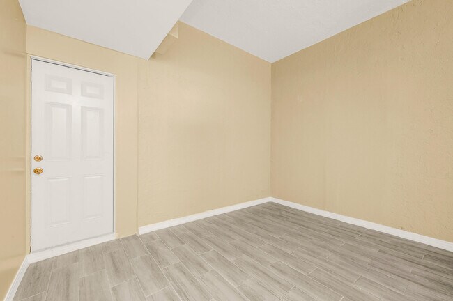 Building Photo - 751 NW 2nd St