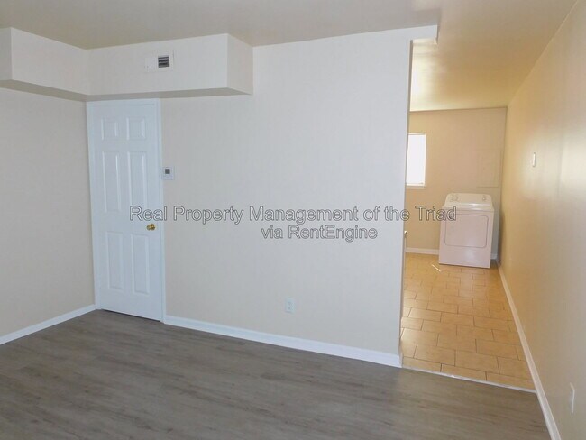 Building Photo - 4302 Parker St