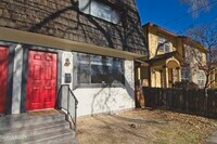 Building Photo - 125 Mary St