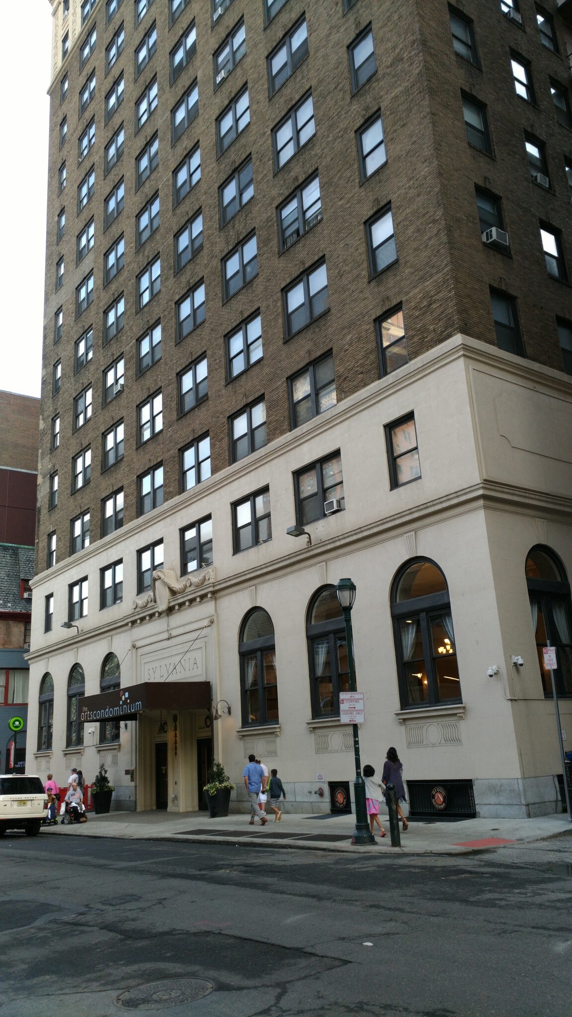 Building Photo - 1324 Locust St