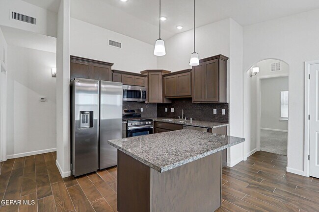 Building Photo - 5913 Ruidoso Downs St