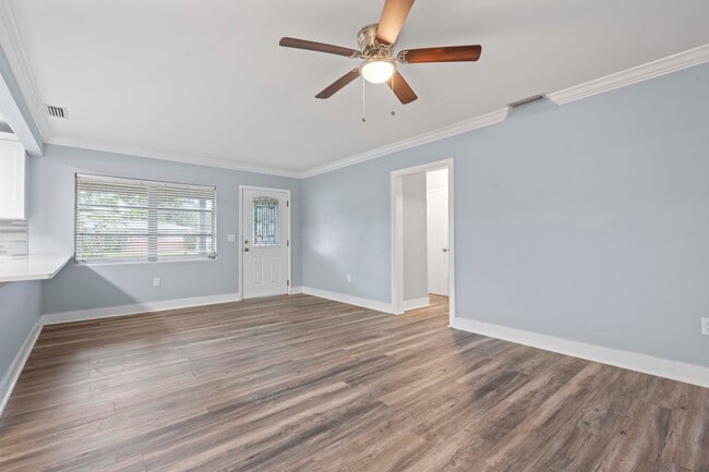 Building Photo - 2192 Belmar Dr