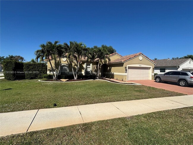 Building Photo - 9721 SW 15th Dr