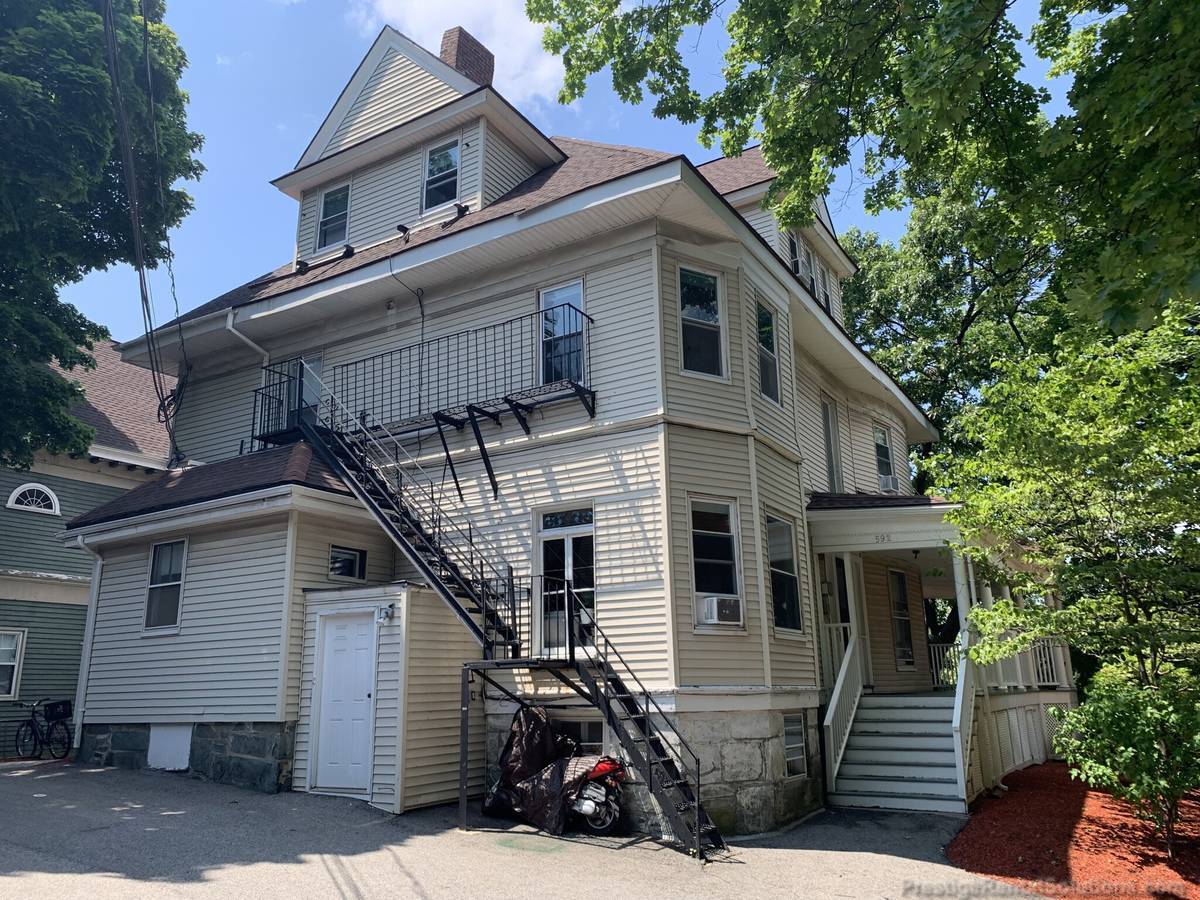 Building Photo - 582 Cambridge St