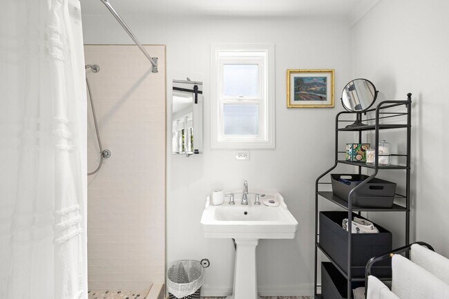 Building Photo - Laguna Village Furnished Rental