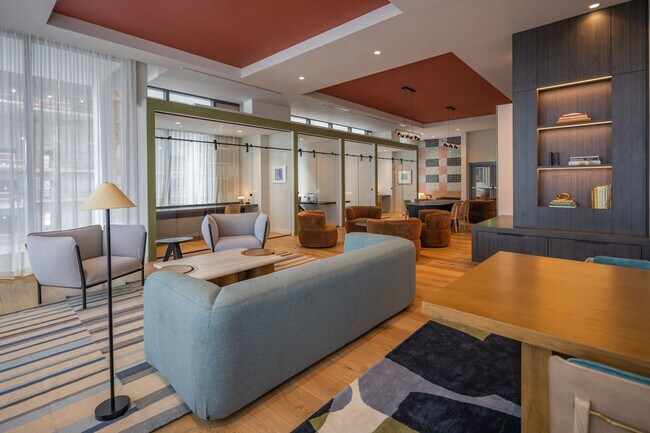 Building Photo - 11 NE 6th St