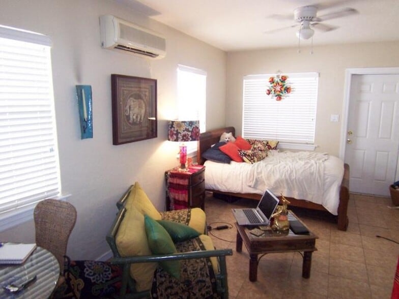 Building Photo - Studio Bed/1 Bath - Unit 6