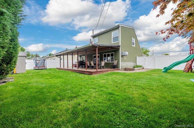 Building Photo - 5 Stonecutter Rd