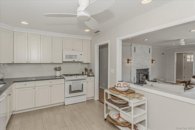 Building Photo - 15 Gardners Ln