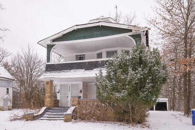 Building Photo - 3584 E 151st St