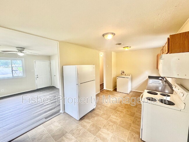 Building Photo - 2207 Beck Dr