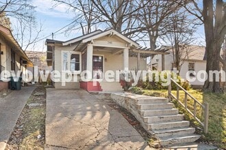 Building Photo - 246 N Watkins St