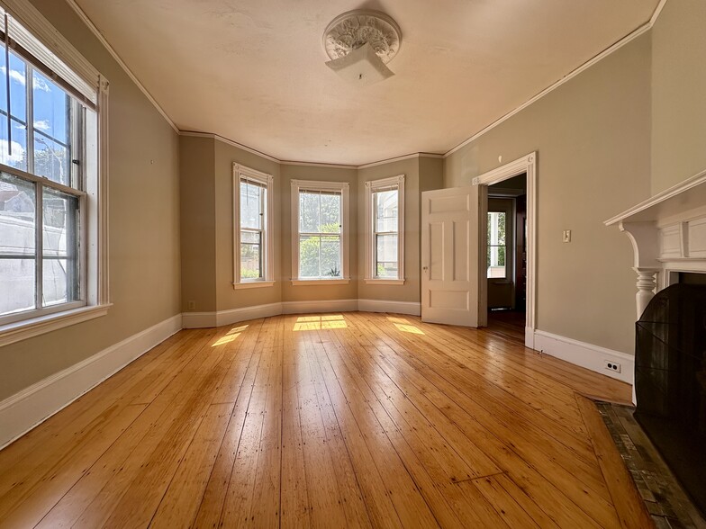 Primary Photo - 55 Rindge Ave