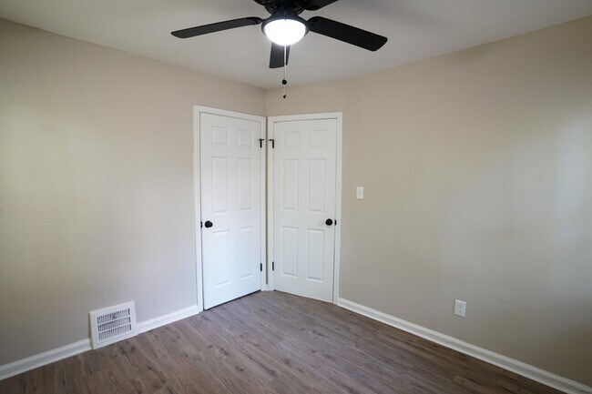 Building Photo - Freshly Renovated 3-Bedroom Home – Quality...